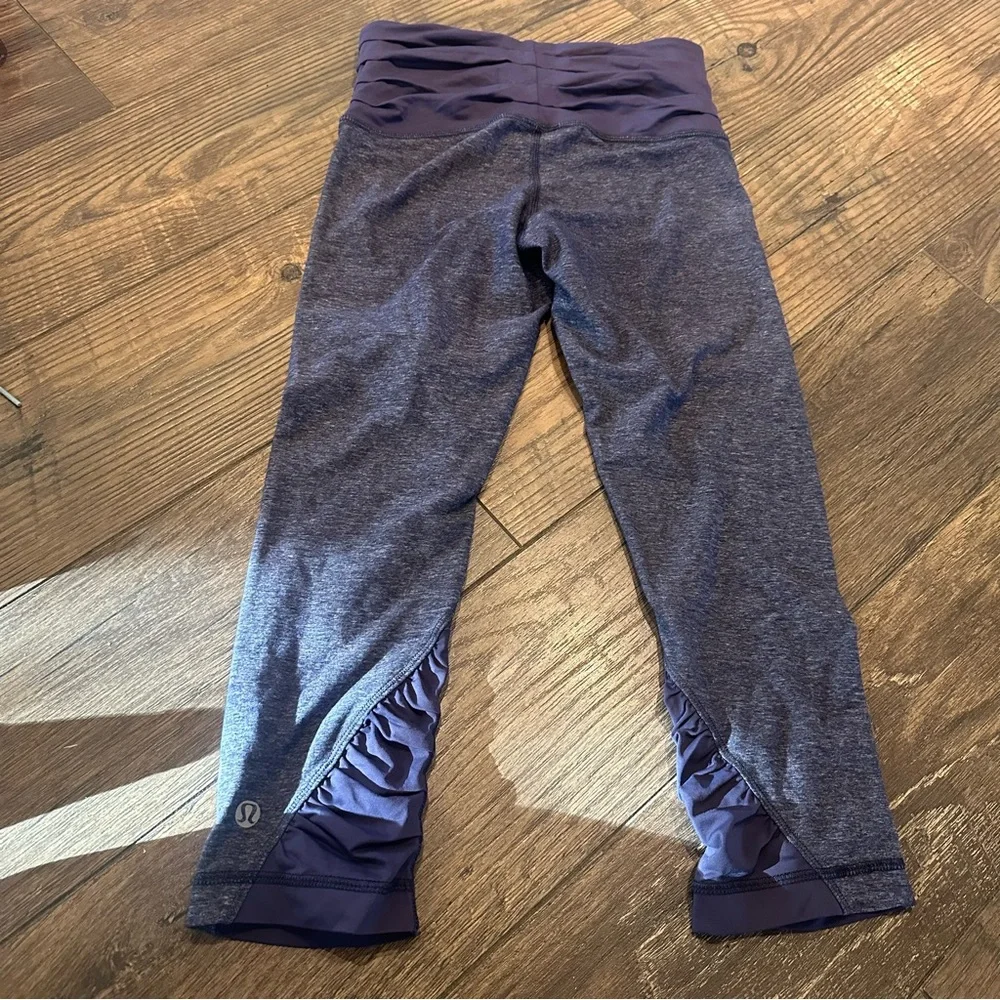 Lululemon Heather Blue Crop Leggings Size‎ 4